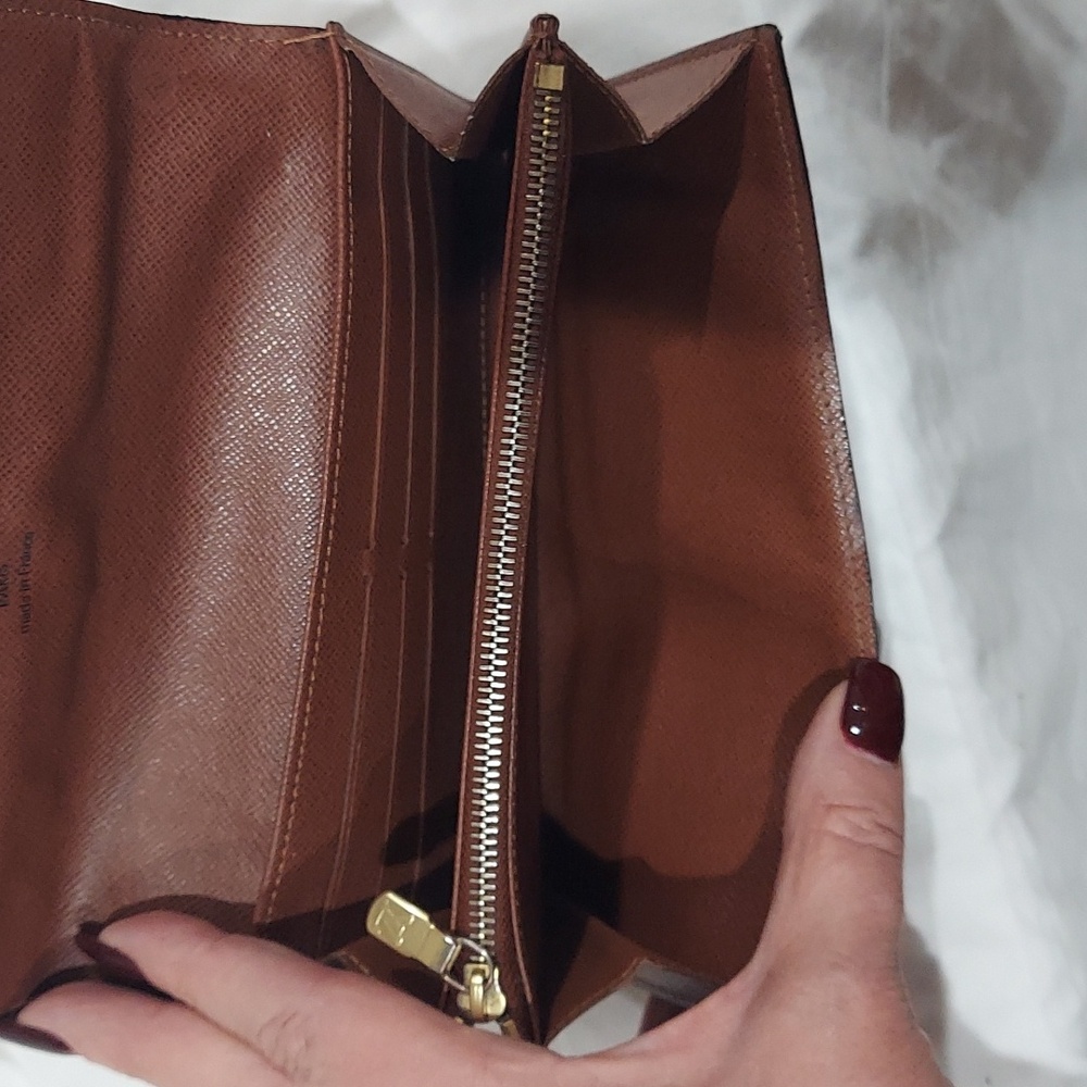 Authentic Louis Vuitton Long Monogram Sara Wallet - Picture 7 of 11
